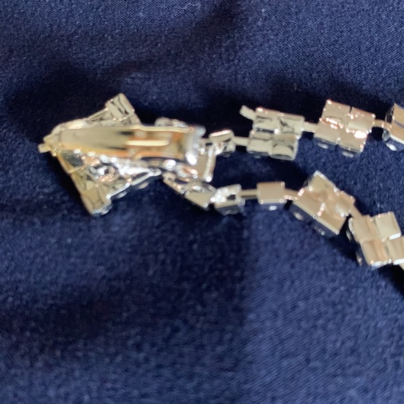 RHINESTONE SWEATER KEEPER - Picture 4 of 12